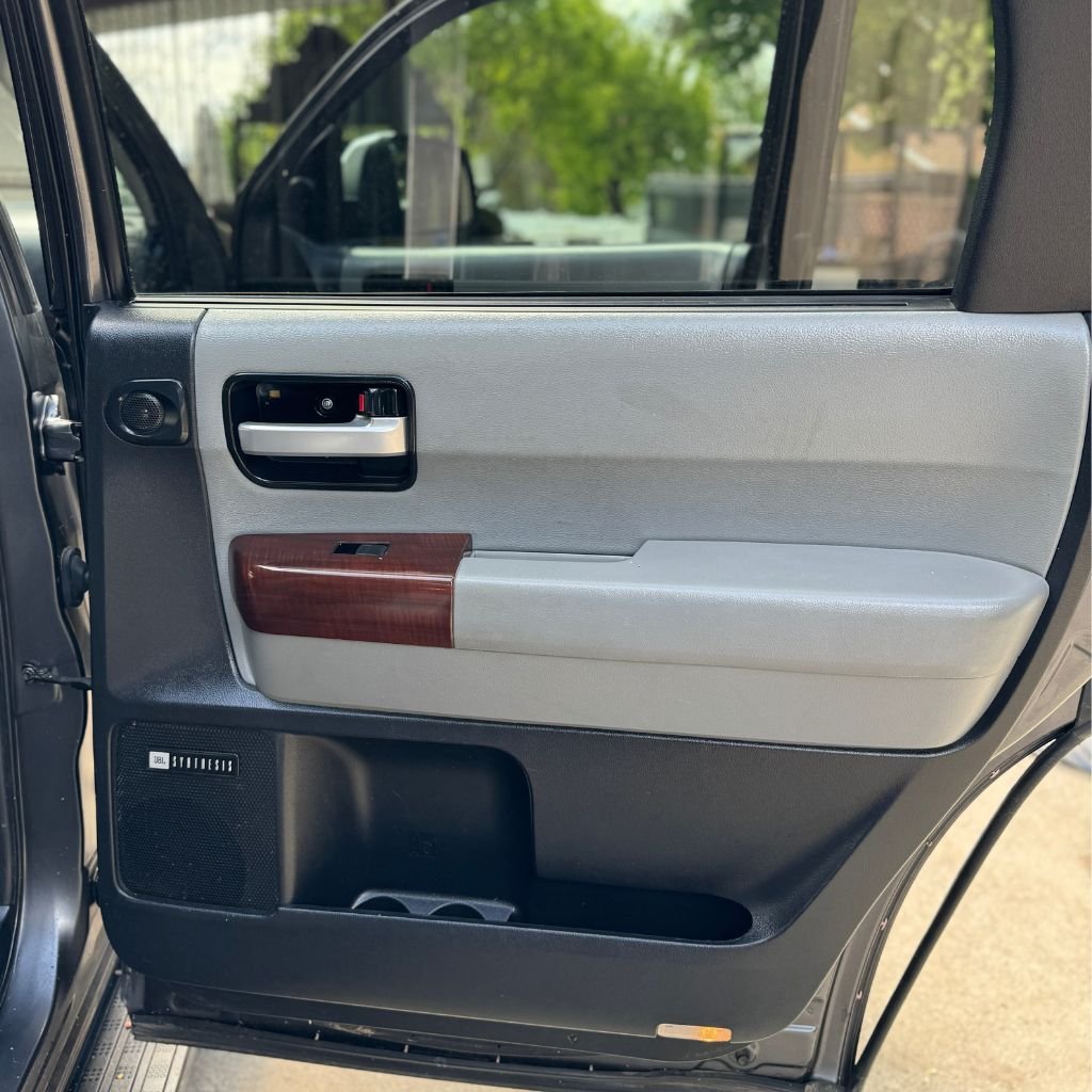 Clean Door